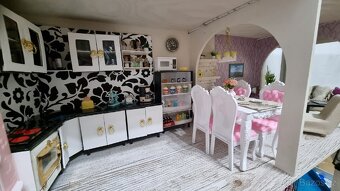 Domeček pro panenky - 18