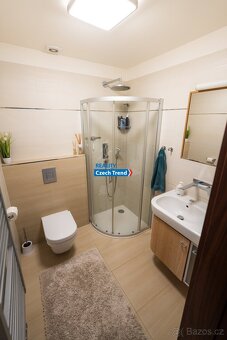 Pronájem novostavby rodinného domu, 5+kk, 180 m2 s garáží a  - 18
