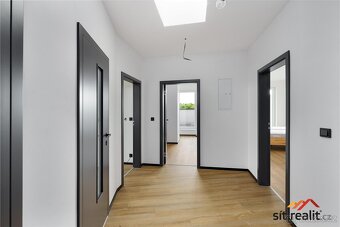 Atraktivní novostavba bytu 3+kk, celkem 89 m2, velká terasa  - 18