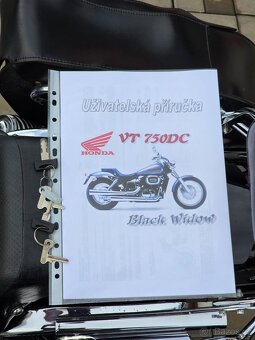 Honda VT 750DC Black Widow, původ ČR, opěrka, brašny, plexi - 18
