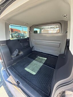Volkswagen T5 Caravelle 2.0 TDI BI-TURBO 132kW 5 MÍST - 18