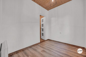 Bytová jednotka 3+KK, 65 m2 po rekonstrukci se zahradou v ob - 18