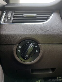 Škoda octavia scout 2.0 135kw - 18