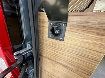 V0257 - KM DEXTER 625 - 18