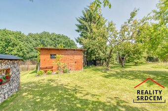 Prodej chaty 33 m2 s pergolou 14 m2 a s pozemkem 994 m2, Dět - 18