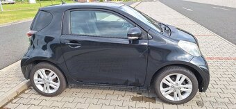 Toyota iQ 1,0 automat CVT max.výbava - 18