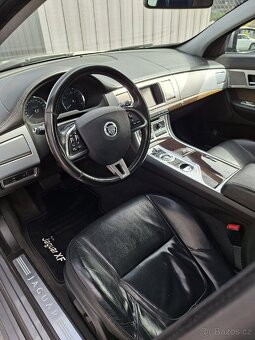 Jaguar XF 3.0 benzín 340 koní 4x4 - 18