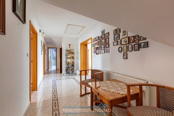 Prodej exkluzivní dvougenerační vily, na ul. Bratrstva ve Zn - 18
