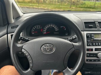 TOYOTA AVENSIS VERSO 2.0 110kW - 18