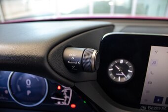 Lexus ES300h - 18