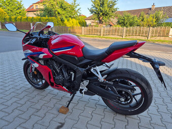 Prodám Honda CBR 650R E-clutch, r. v. 2024, ABS, TC, záruka - 18