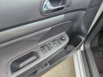 Volkswagen Golf V 2.0TDI - 18