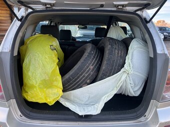 Toyota Corolla Verso, 2.0 D-4D 85kW TAŽNÉ - 18