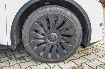 Tesla Model Y Long Range Dual Motor AWD 4x4 - 18