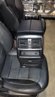 Mercedes GLE sedacky - 18