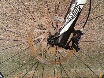 YT Industries Capra AL Comp 2 vel. L roku 2016 - 18