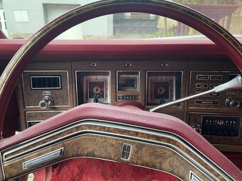 Lincoln Continental Mark IV - 18