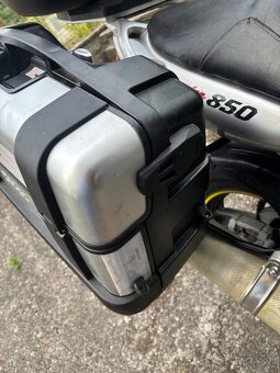 Kompletni kufry Givy vcetne drzaku na Yamaha TDM 850 - 18