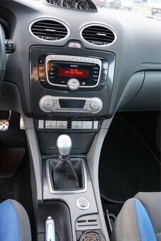 Ford Focus 2.5 ST - 18