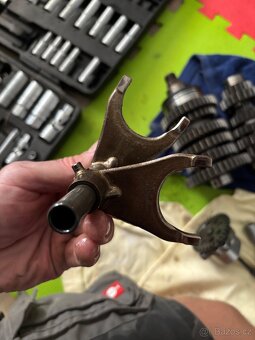 Klikova hridel ojnice prevodovka spojka Suzuki Gsxr750 00-03 - 18