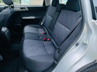 Subaru Forester 2.5i 4x4 AUT VÝHŘEV TAŽNÉ 30 JAHRE COMFORT - 18