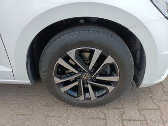 VW Touran 2.0TDI 110kW DSG Webasto Full LED ACC Navi DAB - 18
