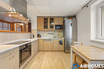 Rodinný dům s dvěma bytovými jednotkami - 18