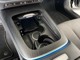 Mercedes-Benz E220d Avantgarde KeyLess DPH - 18