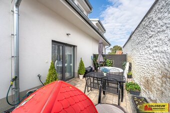 Hrušovany nad Jevišovkou, novostavba RD 4+kk, parkovací stán - 18