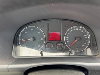 Volkswagen Touran 1.9TDi 77KW 7míst BEZ KOROZE - 18