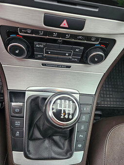 VW Passat Variant B7 103KW/140HP Higline + zimní pneu - 18