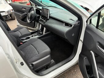 Toyota Corolla CROSS 2.0i HYBRID CVT r.v.2023 105 000 km ČR - 18