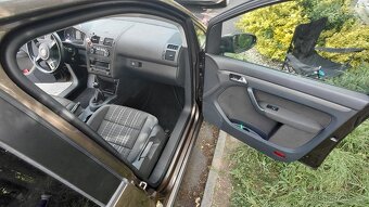 VW CrossTouran 2,0tdi - 18