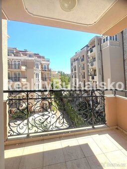 studio (1+kk) o výměře 37 m² s balkonem s výhledem na bazén - 18