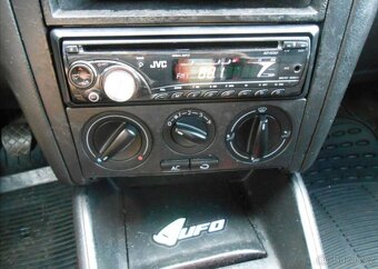 Volkswagen Golf 1,9 TDI 66 kW KLIMA Historie nafta - 18