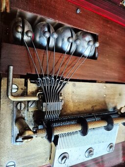 Starožitný hrací stroj Polyphon No 72G, 1890, s 8 zvonky - 18
