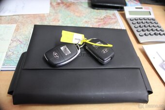 Hyundai i10 1.0i - 18