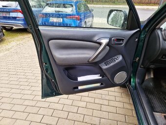 TOYOTA Rav4, 2.0 D-4D, pohon 4x4, AUTOMAT, plný servis - 18