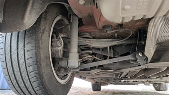 BMW 218d GRAN TOURER 7 míst 84tis km krásný kus - 18