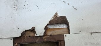 Stará dvoukřídla vrata do garáže z masivu - 18