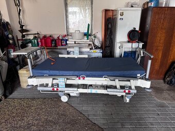 Polohovací elektrická postel pro seniory - 18