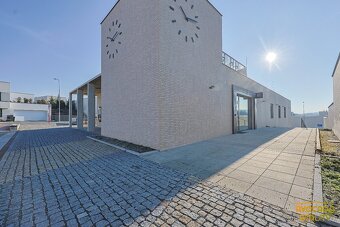 Luxusní byt 3+kk s vlastní zahrádkou - 18
