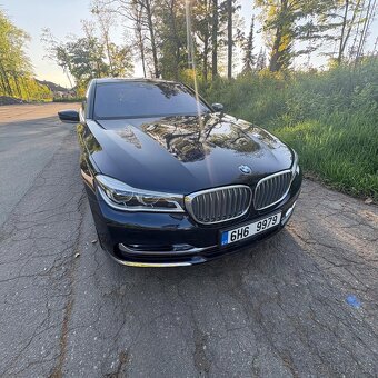 BMW 750d xDrive Limousine, krásné, nové v ČR, 1. majitel - 18