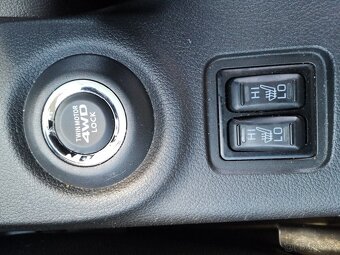 MITSUBISHI OUTLANDER PHEV HYBRID PLNÝ SERVIS - 18