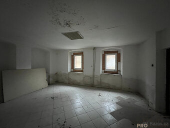 Prodej domu k rekonstrukci k podnikání nebo na bydlení ve Ve - 18