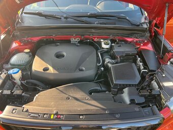 Prodám Volvo XC40 T5 R-design odpočet DPH - 18
