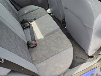 Ford Fiesta 1.3i - 18