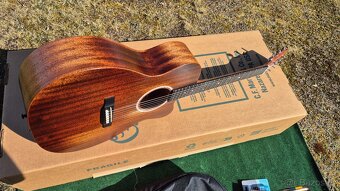 Elektroakustická kytara Martin 000CJR-10E Streetmaster - 18
