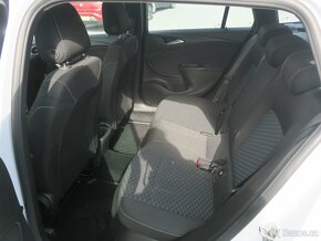 Opel Astra Sports Tourer 1.2 Turbo  SERVISKA KOUPENO V CZ - 18