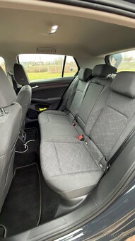 Volkswagen Golf 8 - 18